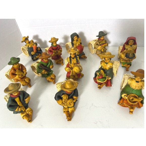 Other - Vintage Folk Art Napkin Rings Set of 12 Hand Painted Andean Woven Straw Backs
